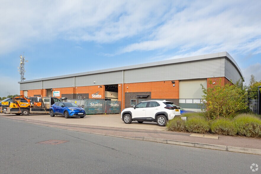 Meer End, Leicester for lease - Primary Photo - Image 1 of 2