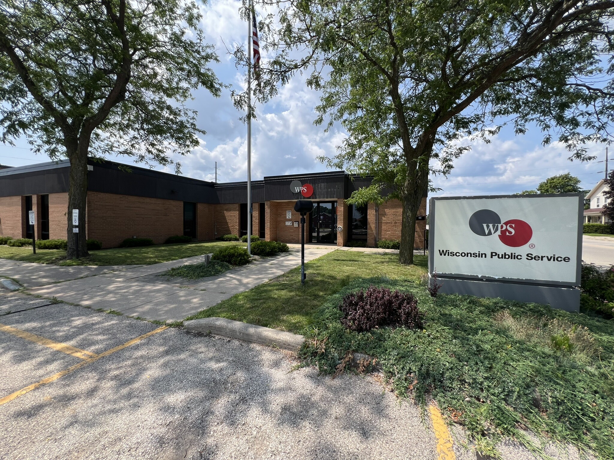 1717 10th Ave, Menominee, MI for sale Building Photo- Image 1 of 26