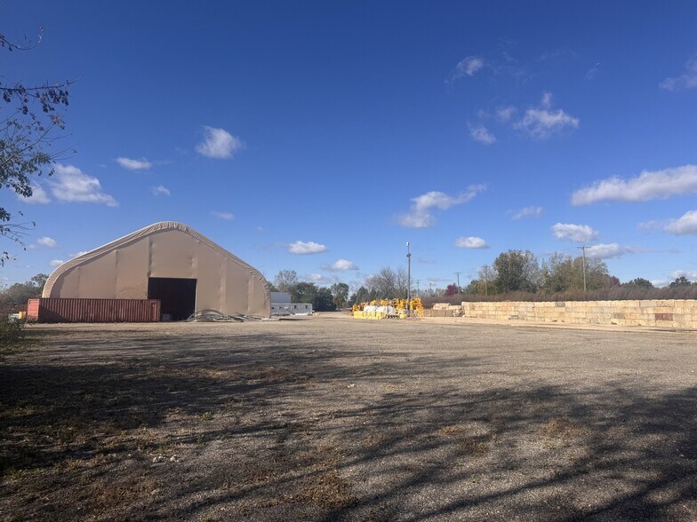 31W377 Spaulding Rd, Elgin, IL for lease - Building Photo - Image 3 of 5