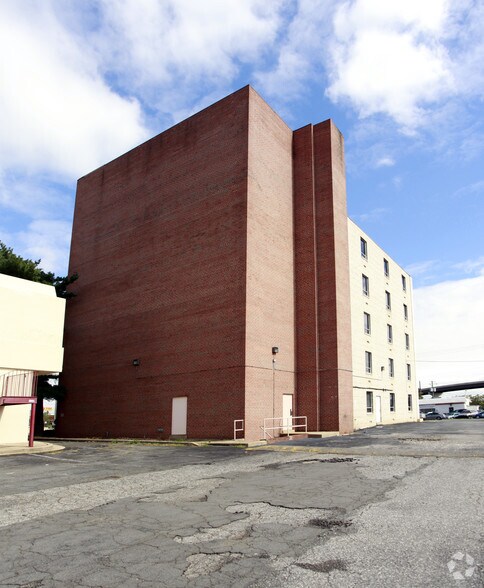 6901 Old Keene Mill Rd, Springfield, VA for lease - Building Photo - Image 2 of 3