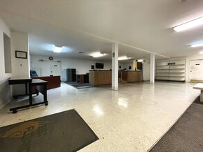 1585 Seaboard St, Fort Myers, FL for sale Interior Photo- Image 1 of 6