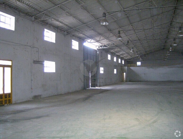 Industrial in Cuenca, Cuenca for lease - Building Photo - Image 2 of 6