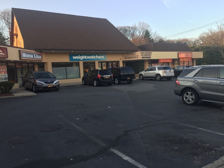 795-811 E Jericho Tpke, Huntington Station, NY for sale - Primary Photo - Image 1 of 1