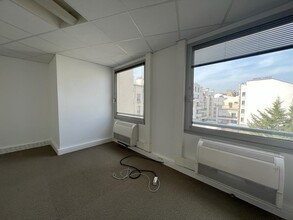 Office in Levallois-Perret for lease Interior Photo- Image 2 of 6
