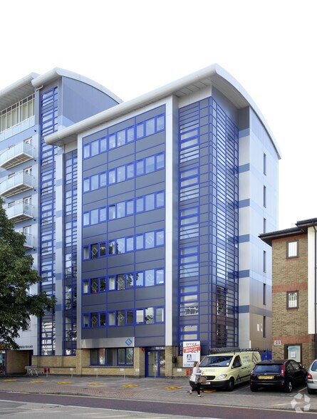 10 Western Rd, Romford for sale - Primary Photo - Image 1 of 1