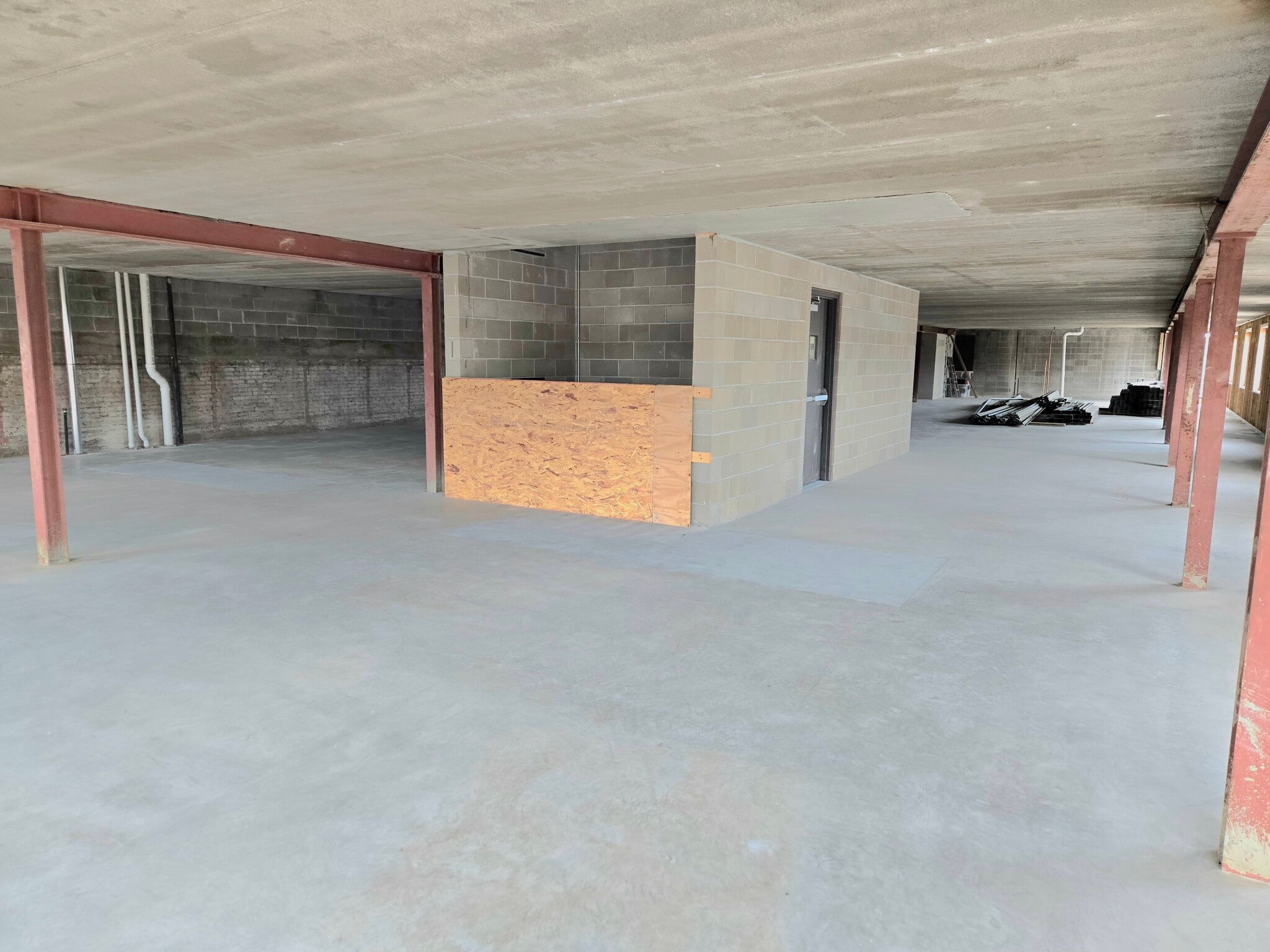 248 1st Ave E, Dyersville, IA for lease Interior Photo- Image 1 of 7