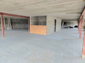 248 1st Ave E, Dyersville, IA for lease Interior Photo- Image 1 of 7