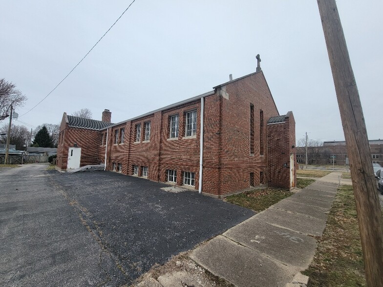 2331 Poplar St, Terre Haute, IN for lease - Building Photo - Image 2 of 8