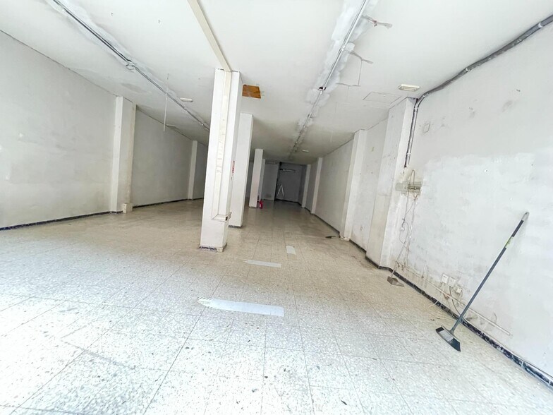 Retail in Zaragoza for sale - Interior Photo - Image 2 of 5