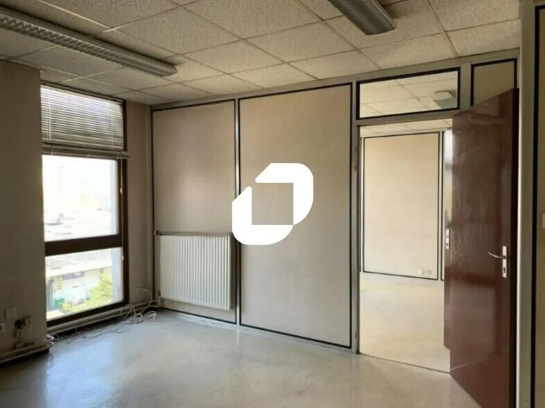 Office in Échirolles for lease - Interior Photo - Image 2 of 6