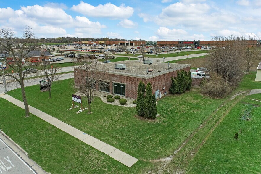 7227 Durand Ave, Sturtevant, WI 53177