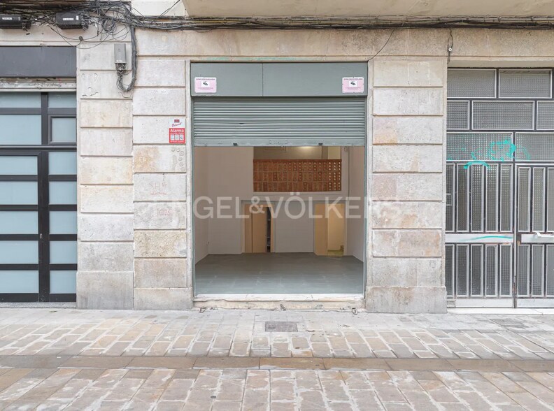 Multifamily in Barcelona, Barcelona for sale - Building Photo - Image 2 of 3