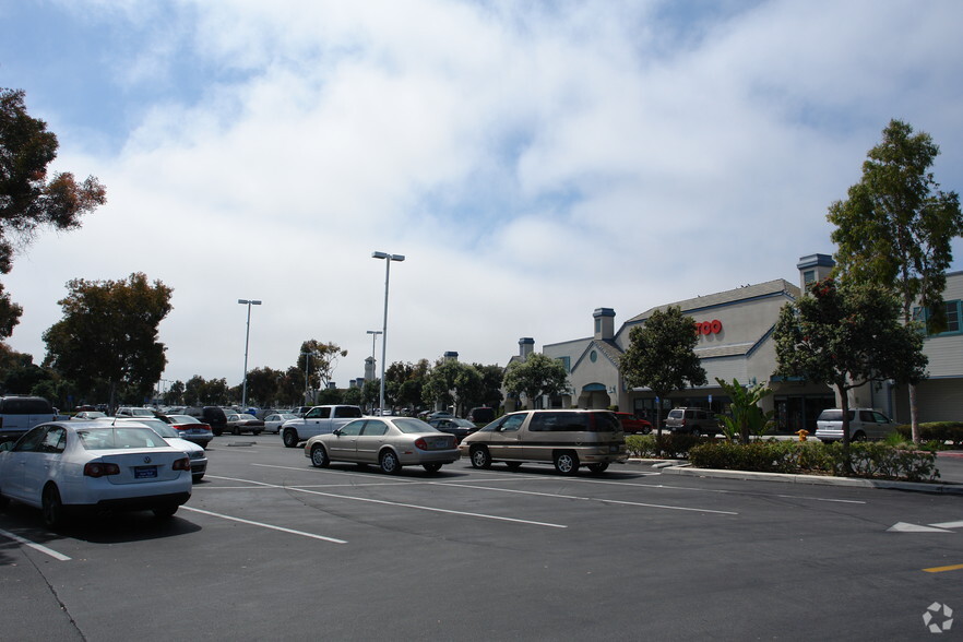 529-623 W Channel Islands Blvd, Port Hueneme, CA for lease - Building Photo - Image 2 of 11