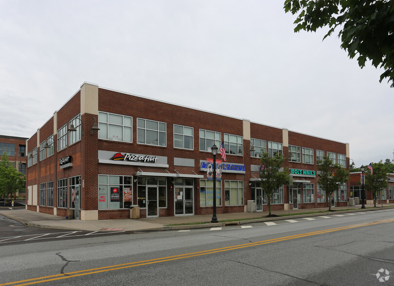 840-870 W Main St, Lansdale, PA for lease - Primary Photo - Image 1 of 6