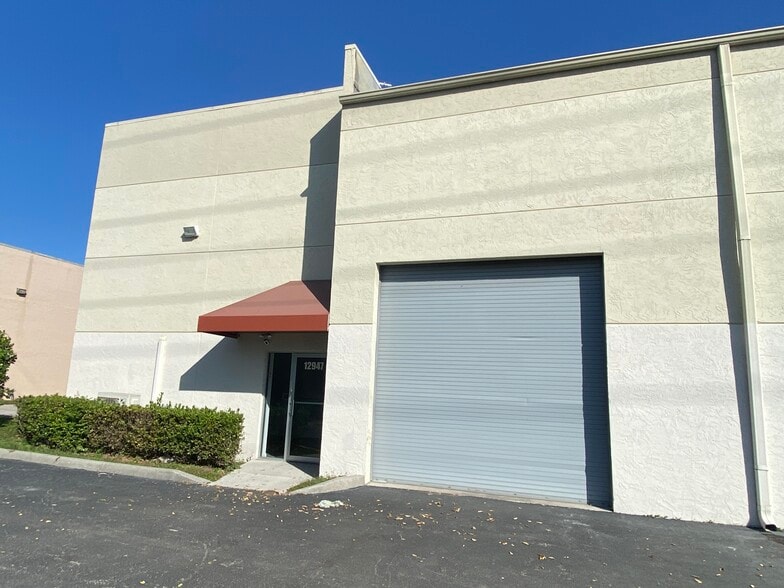 12947-12959 SE Suzanne Dr, Hobe Sound, FL for sale - Building Photo - Image 3 of 7