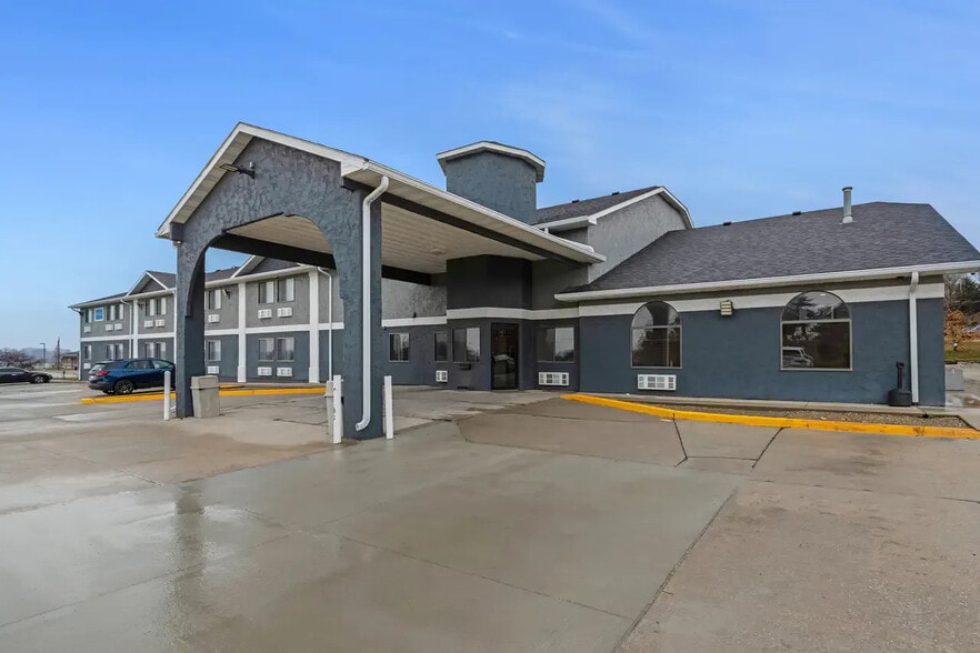 800 Senate Ave, Red Oak, IA for sale - Building Photo - Image 2 of 22