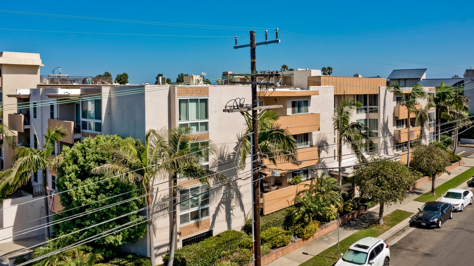 8225 Manitoba St, Playa Del Rey, CA 90293