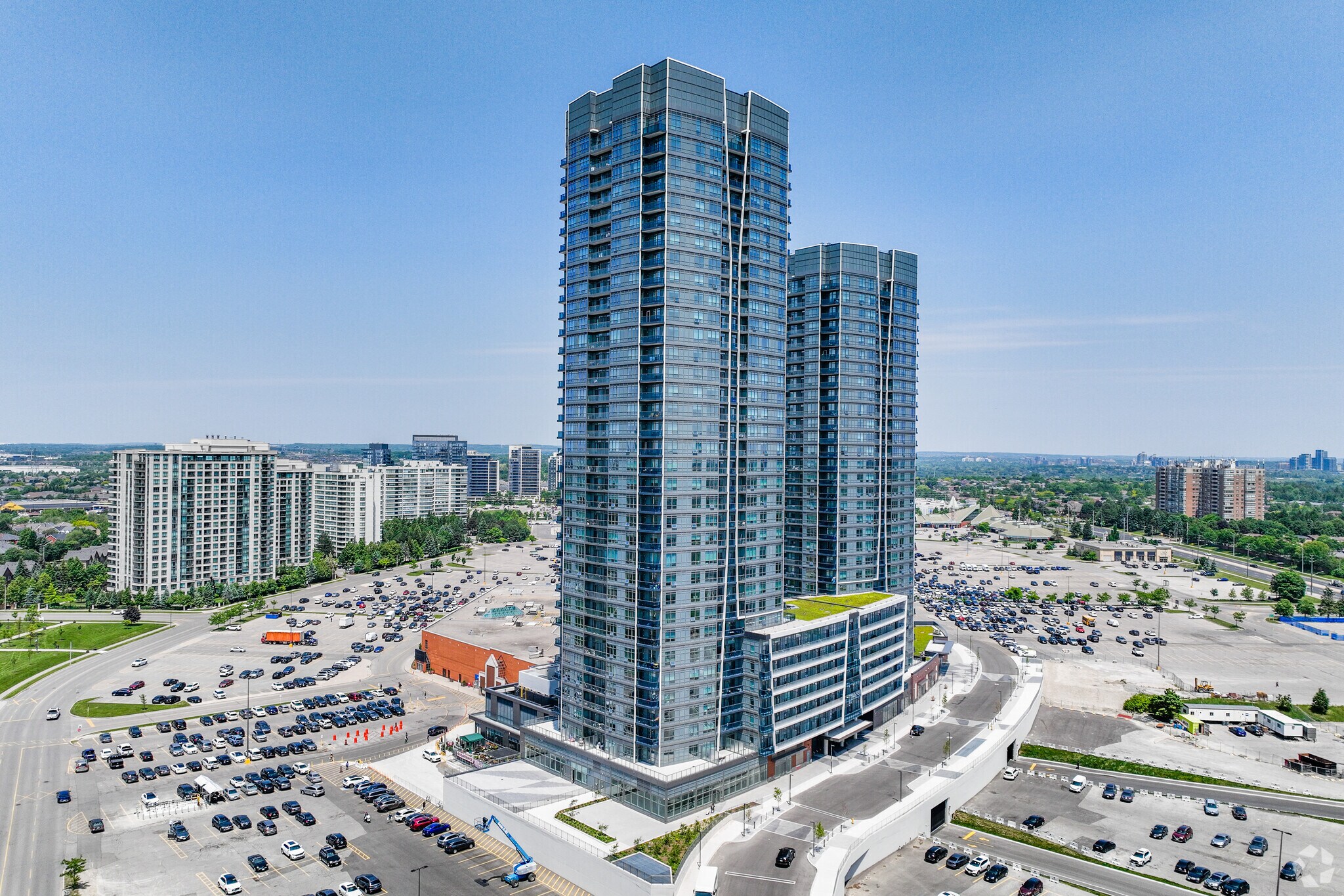 1 Promenade Cir, Vaughan, ON for lease Primary Photo- Image 1 of 6