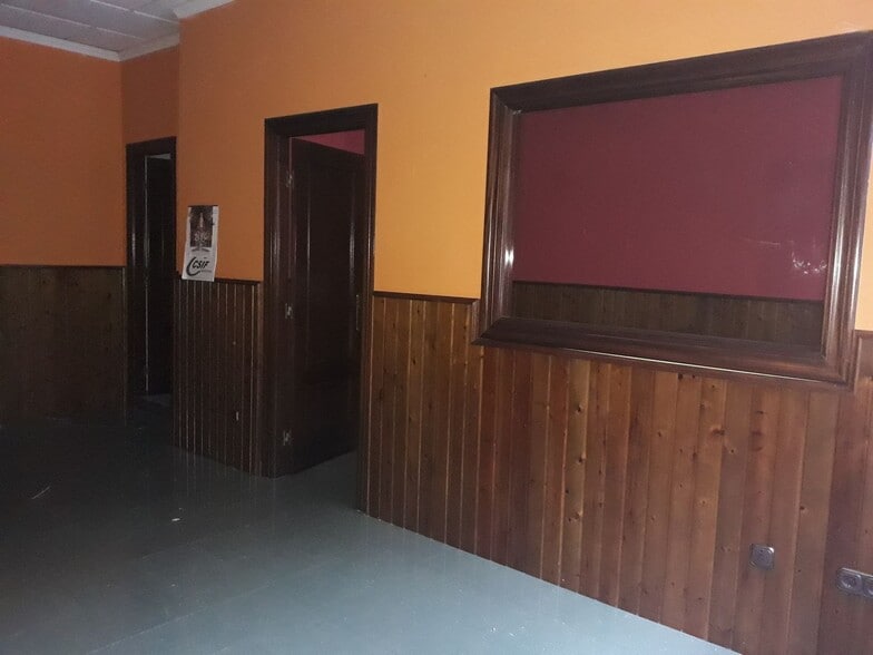 Manuel, 23, Langreo, Asturias for sale - Interior Photo - Image 1 of 22