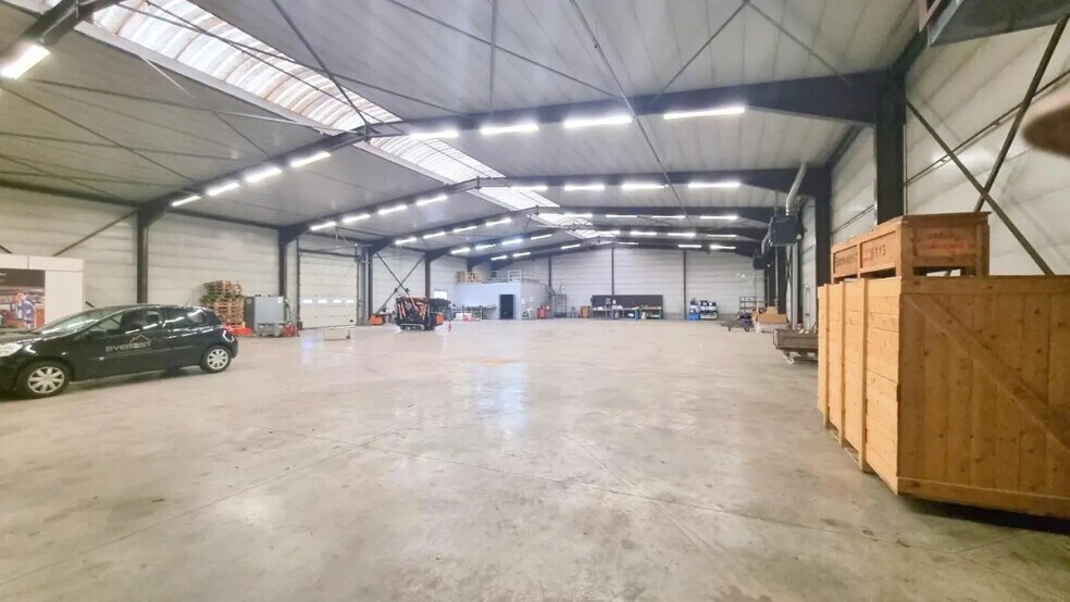 Flex in Achères for sale - Building Photo - Image 3 of 28