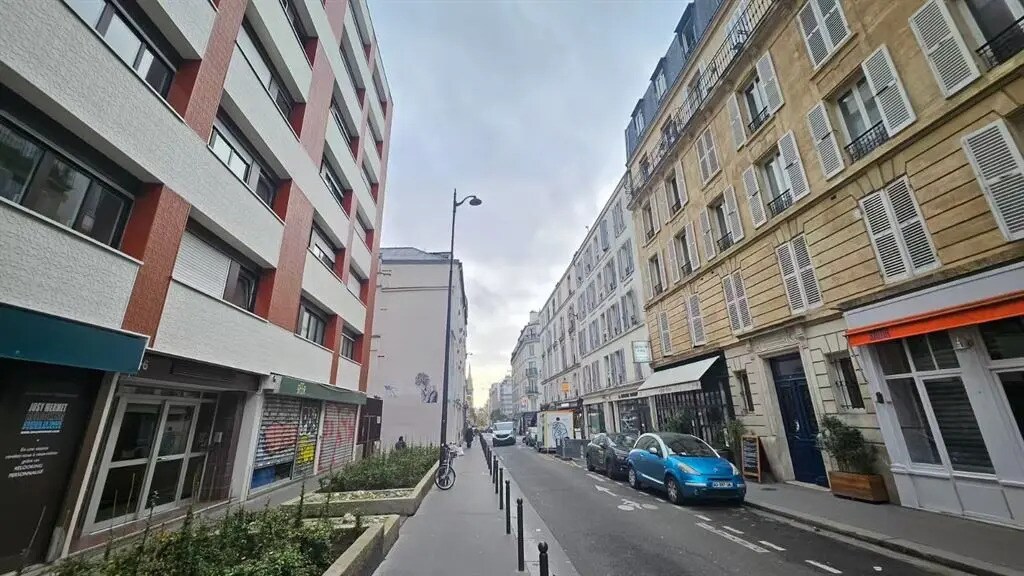 Retail in Paris for lease Building Photo- Image 1 of 9