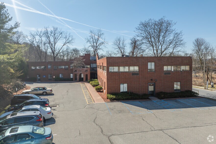 205 South Ave, Poughkeepsie, NY for sale - Primary Photo - Image 1 of 1