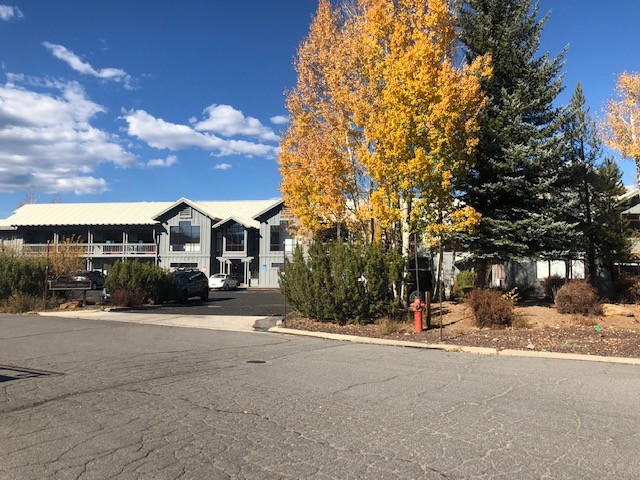 12242 Business Park Dr, Truckee, CA for lease - Building Photo - Image 1 of 4