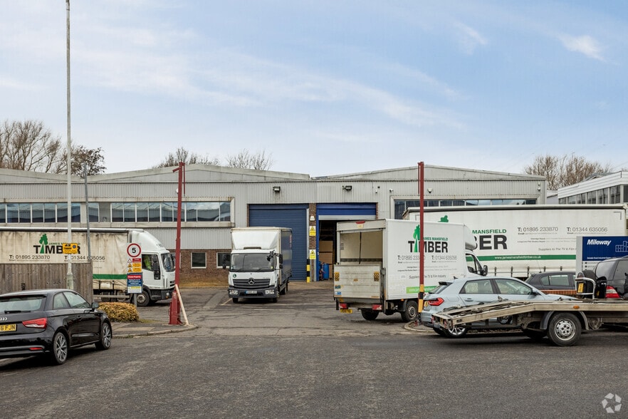 Eskdale Rd, Uxbridge for lease - Building Photo - Image 3 of 6