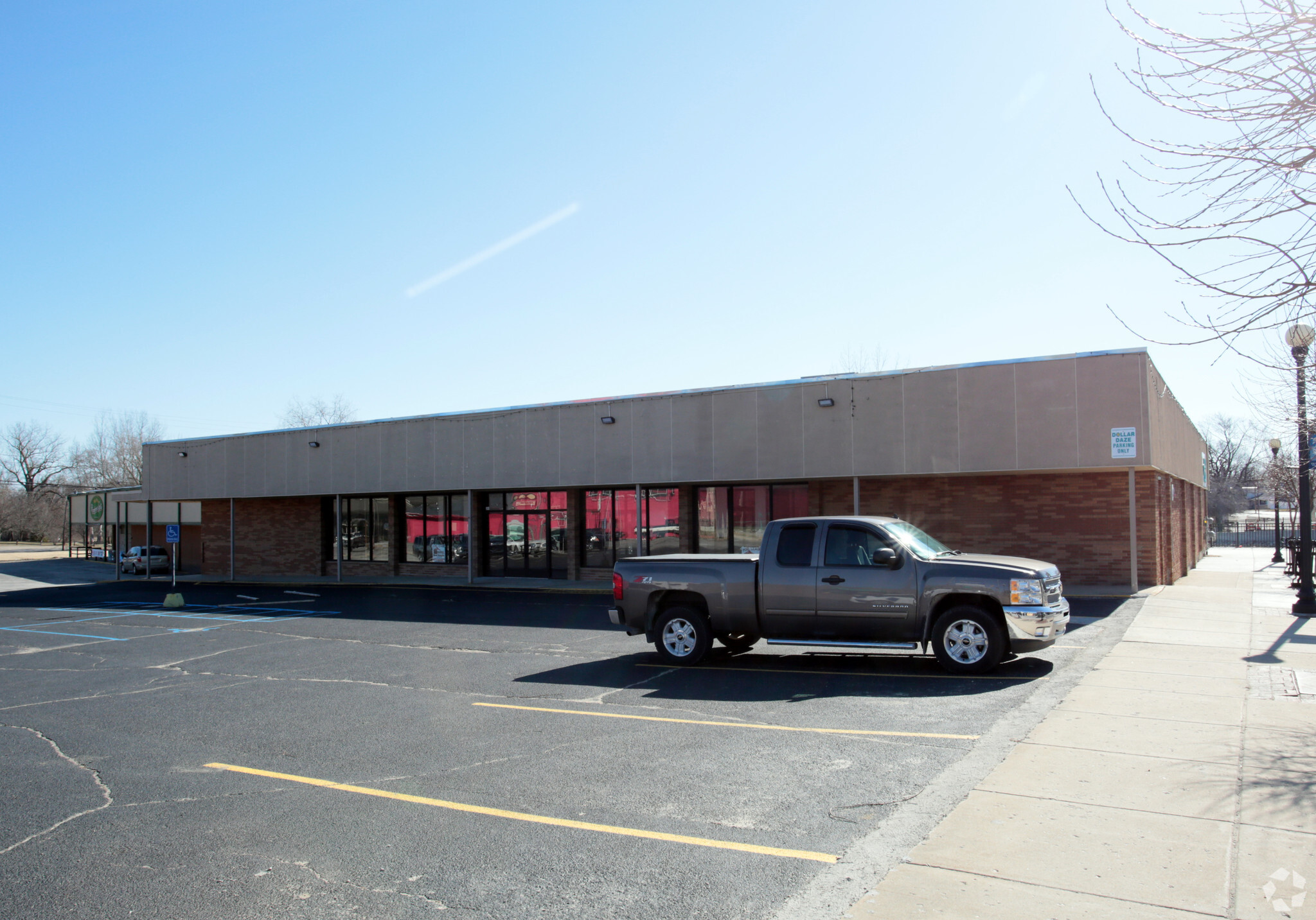 101 N Front St, Chesaning, MI for sale Primary Photo- Image 1 of 1