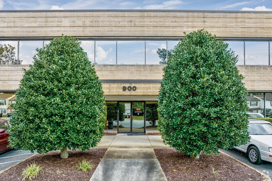 900 Commonwealth Pl, Virginia Beach, VA for lease - Building Photo - Image 3 of 20