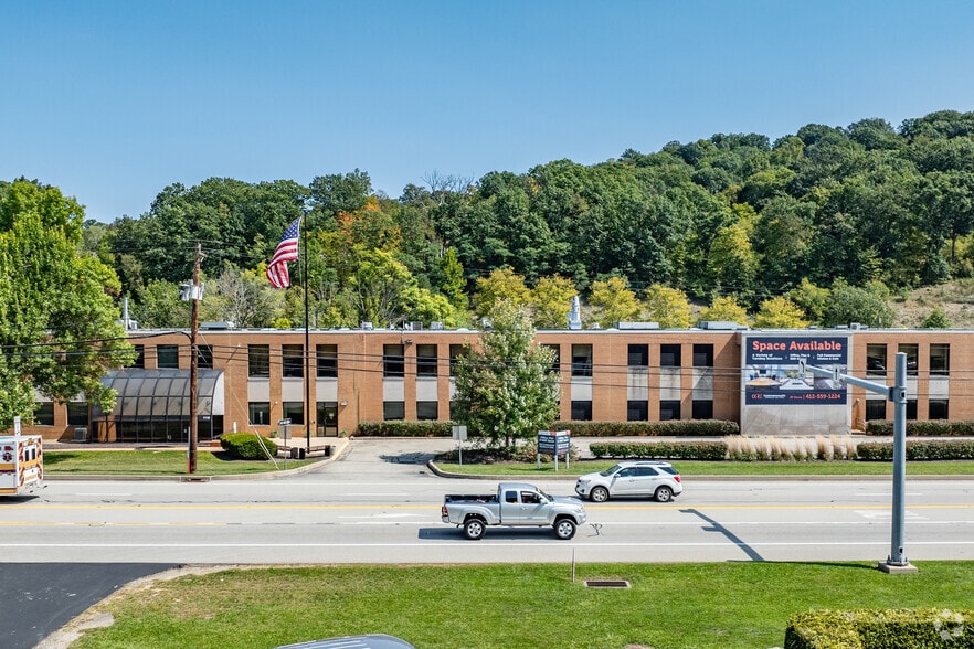 1740 Golden Mile Hwy, Monroeville, PA for lease - Building Photo - Image 3 of 33