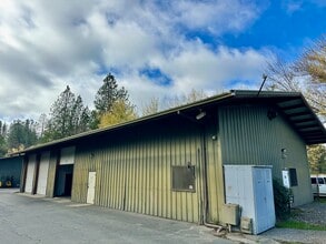 13034 Bitney Springs Rd, Nevada City, CA for lease Interior Photo- Image 2 of 27