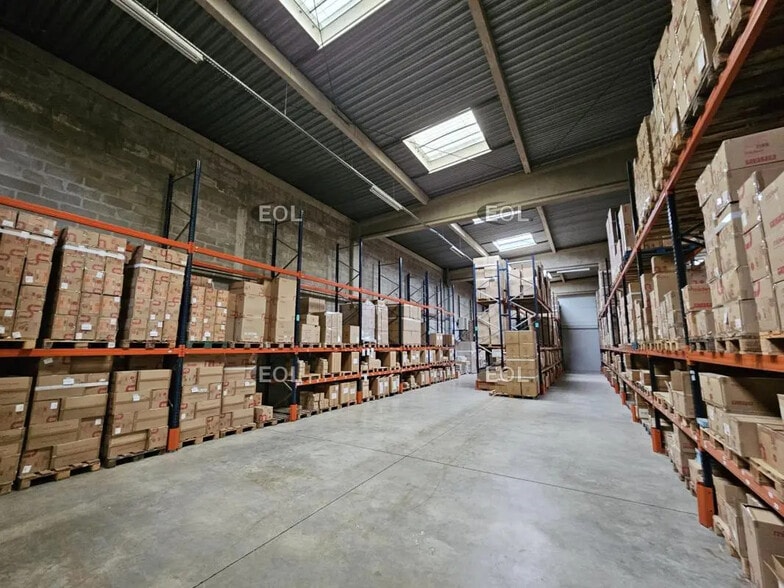 Industrial in L'HAY-LES-ROSES for lease - Building Photo - Image 2 of 7