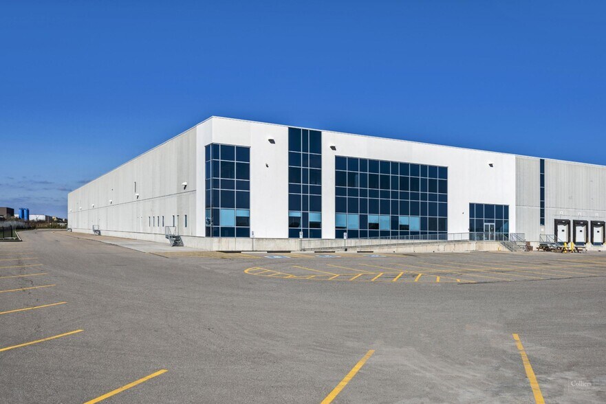100 Ironside Dr, Brampton, ON for lease - Building Photo - Image 2 of 8