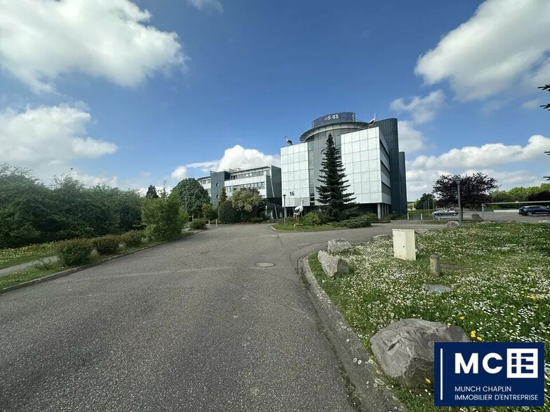 Office in Schiltigheim for lease - Building Photo - Image 1 of 5