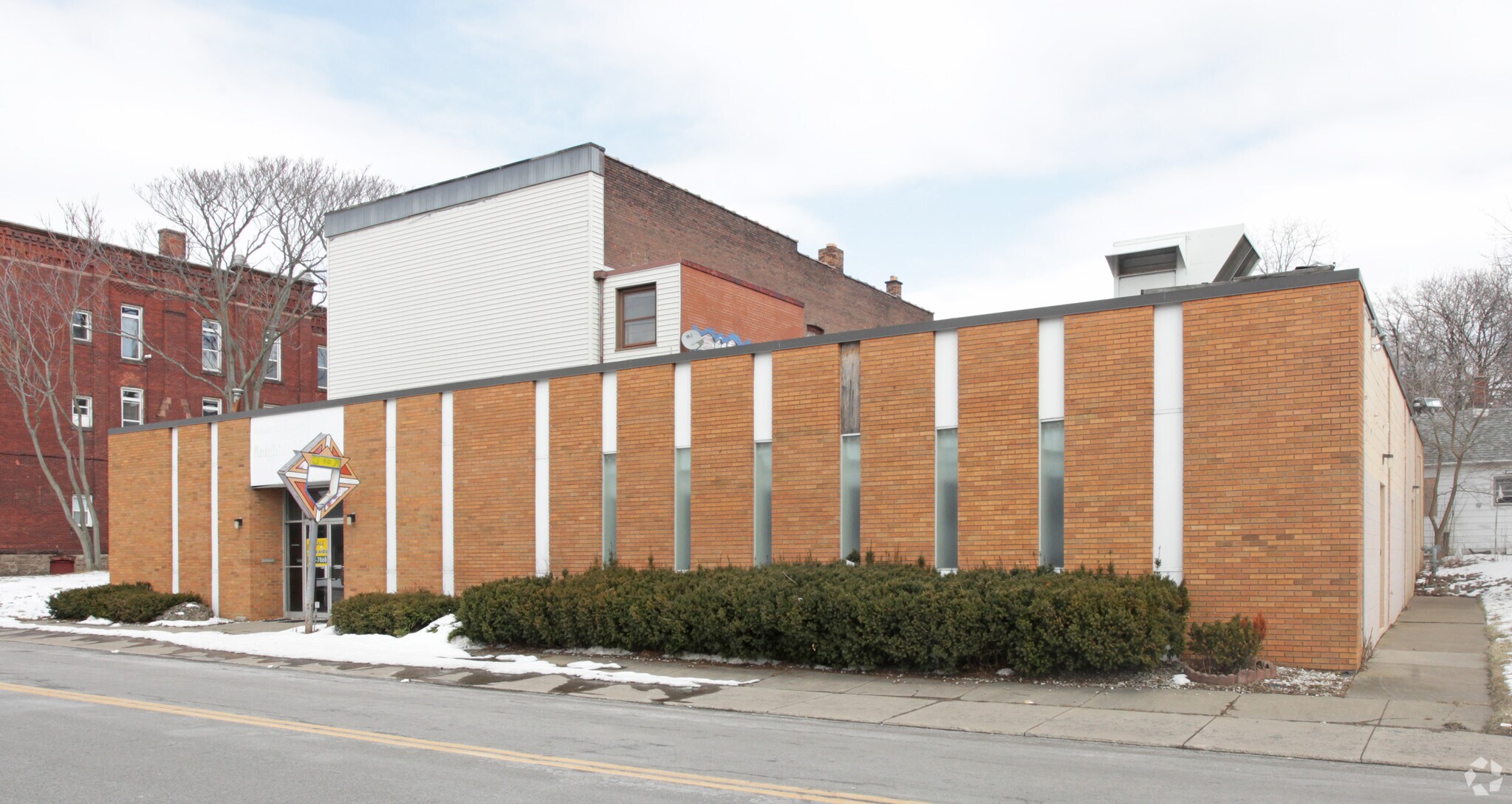 715 Third St, Niagara Falls, NY for sale Primary Photo- Image 1 of 1