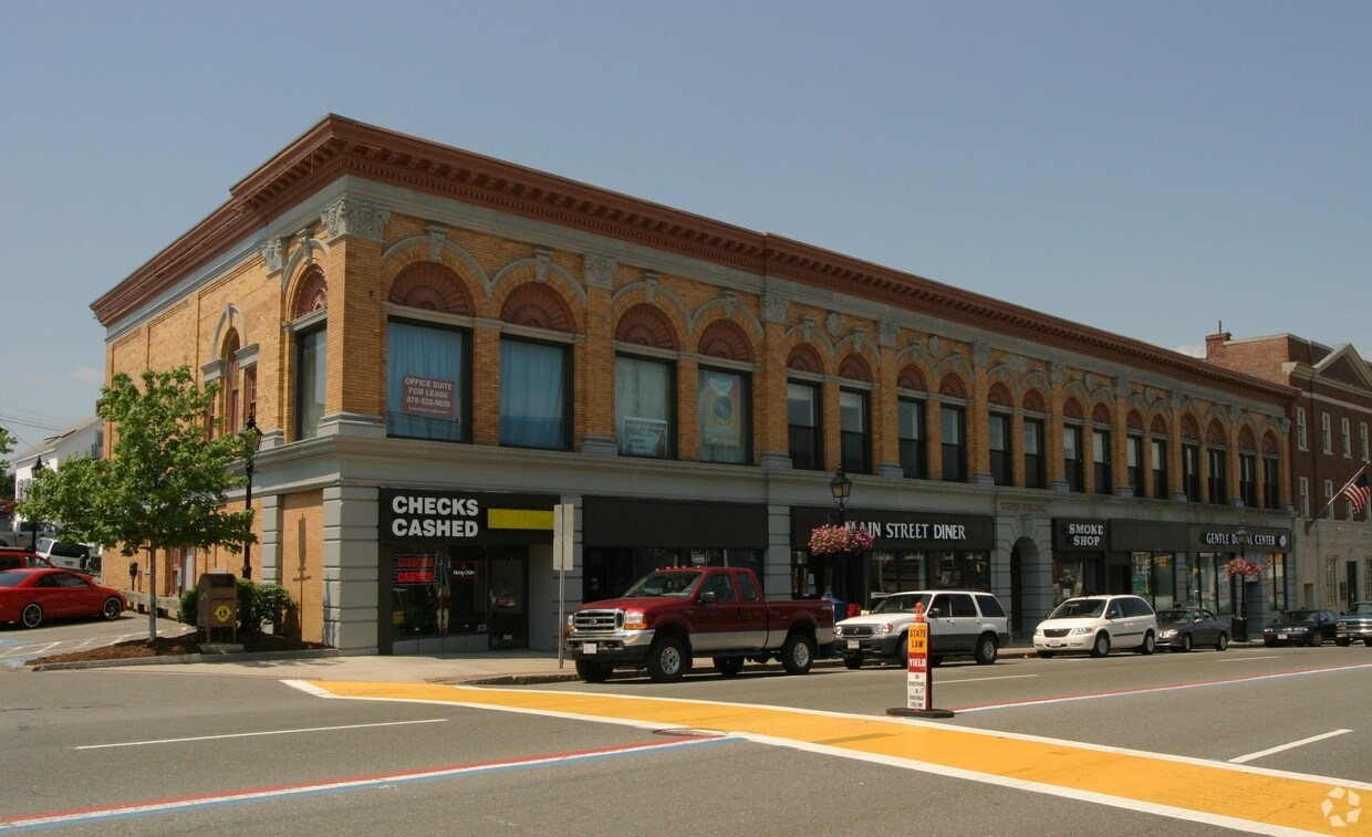 717 Main St, Peabody, MA 01960