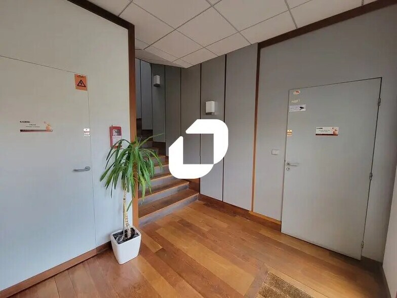 Office in Champlan for lease - Interior Photo - Image 2 of 10