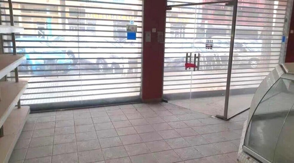 Retail in Gandia for sale - Building Photo - Image 2 of 10