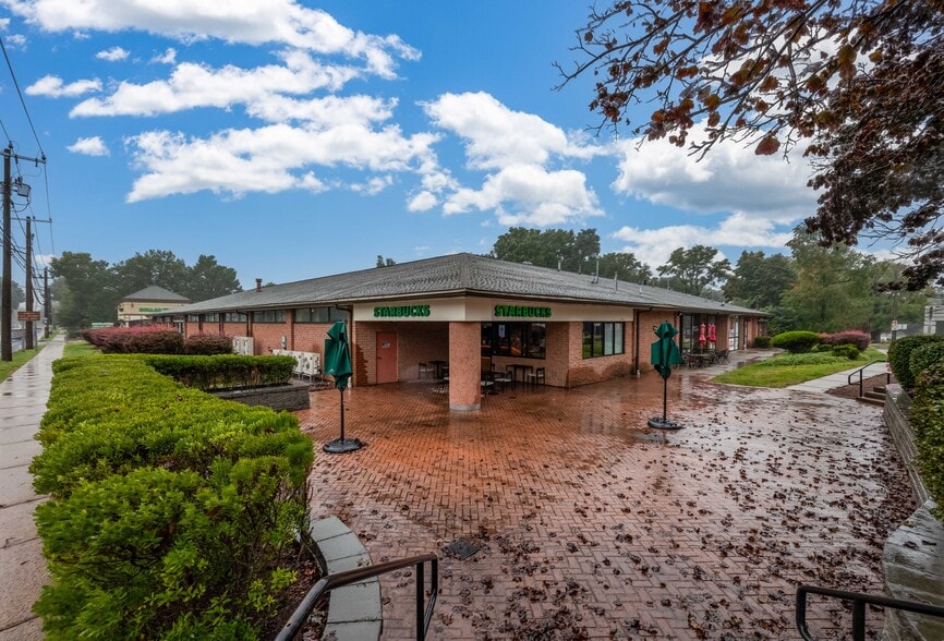 18 Cedar St, Newington, CT for lease - Building Photo - Image 2 of 22