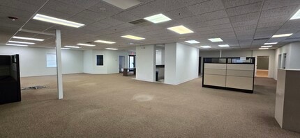 3939 N Wilke Rd, Arlington Heights, IL for lease Interior Photo- Image 2 of 14