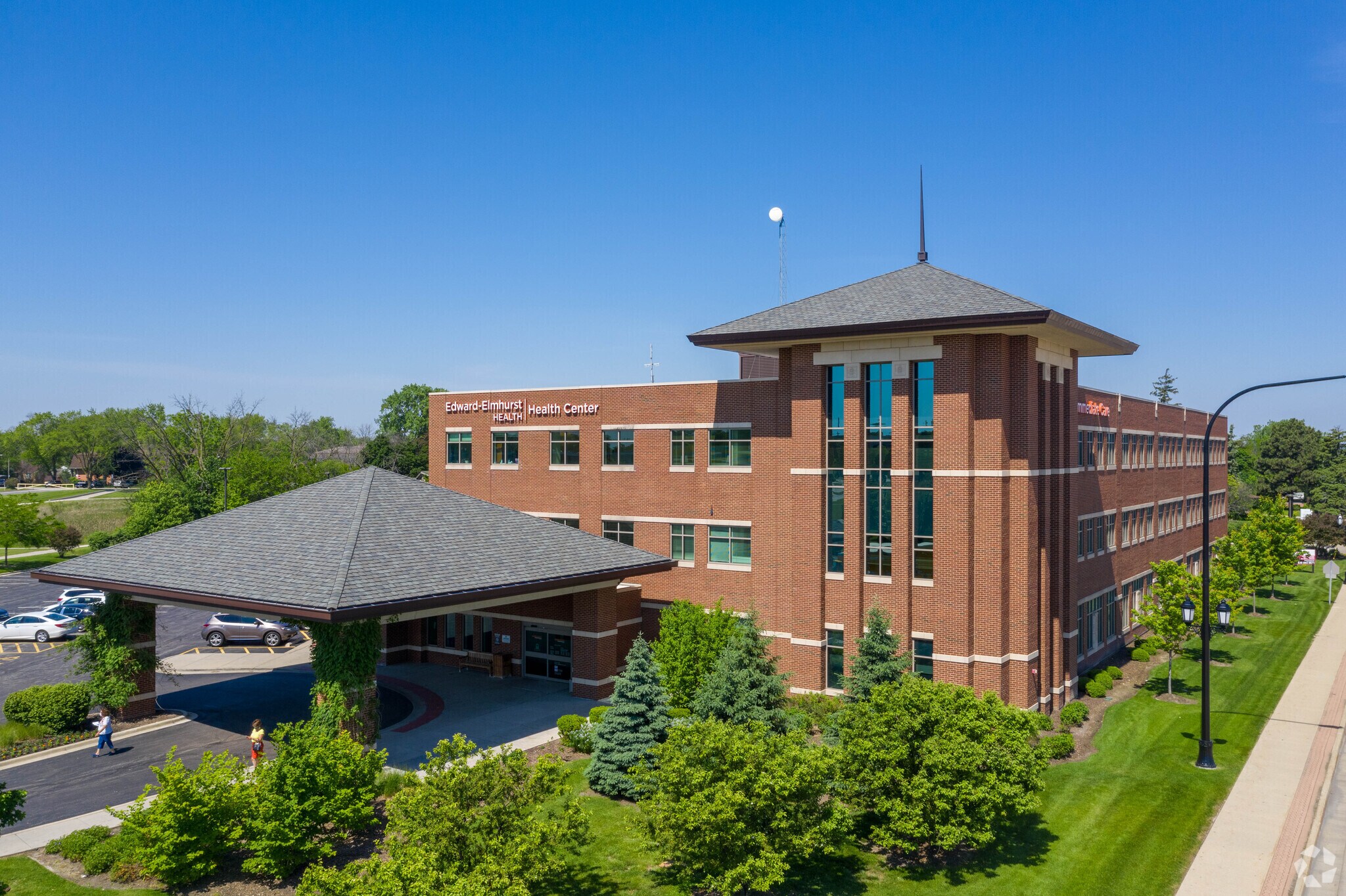 303 W Lake St, Addison, IL 60101 EdwardElmhurst Health Center