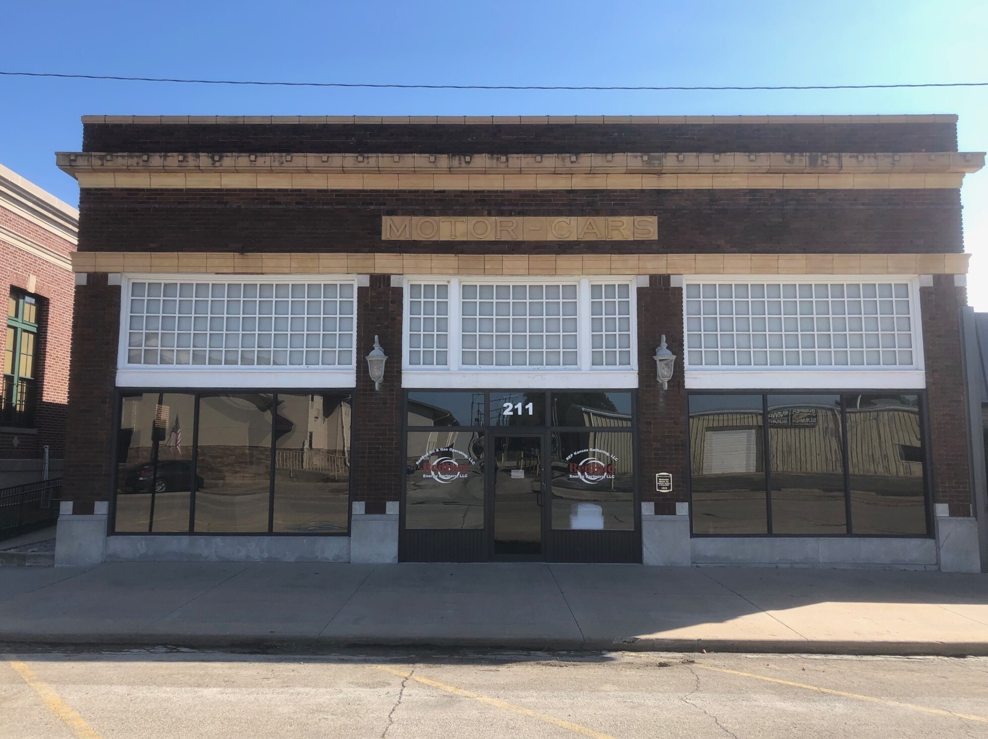 211 W Myrtle St, Independence, KS for sale Primary Photo- Image 1 of 38