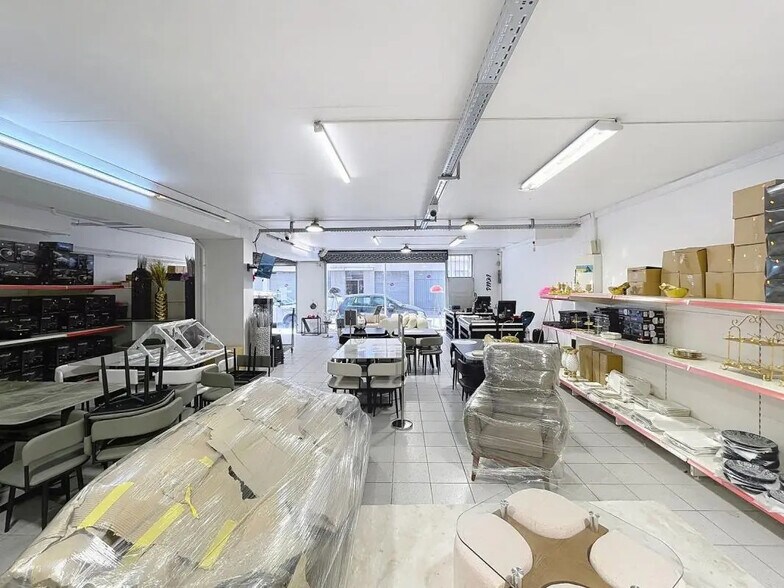 12 Rue Galilée, Villeurbanne for sale - Interior Photo - Image 2 of 5