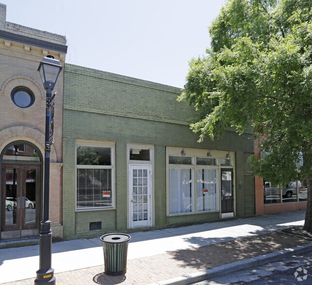 129 Market St, Cheraw, SC 29520