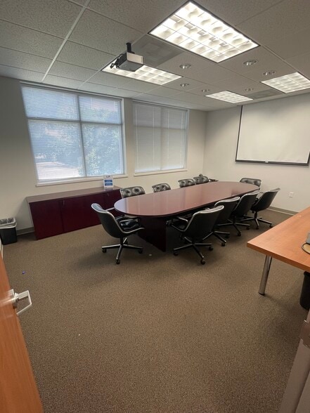 5625 Schumacher Ln, Houston, TX for lease - Building Photo - Image 3 of 9