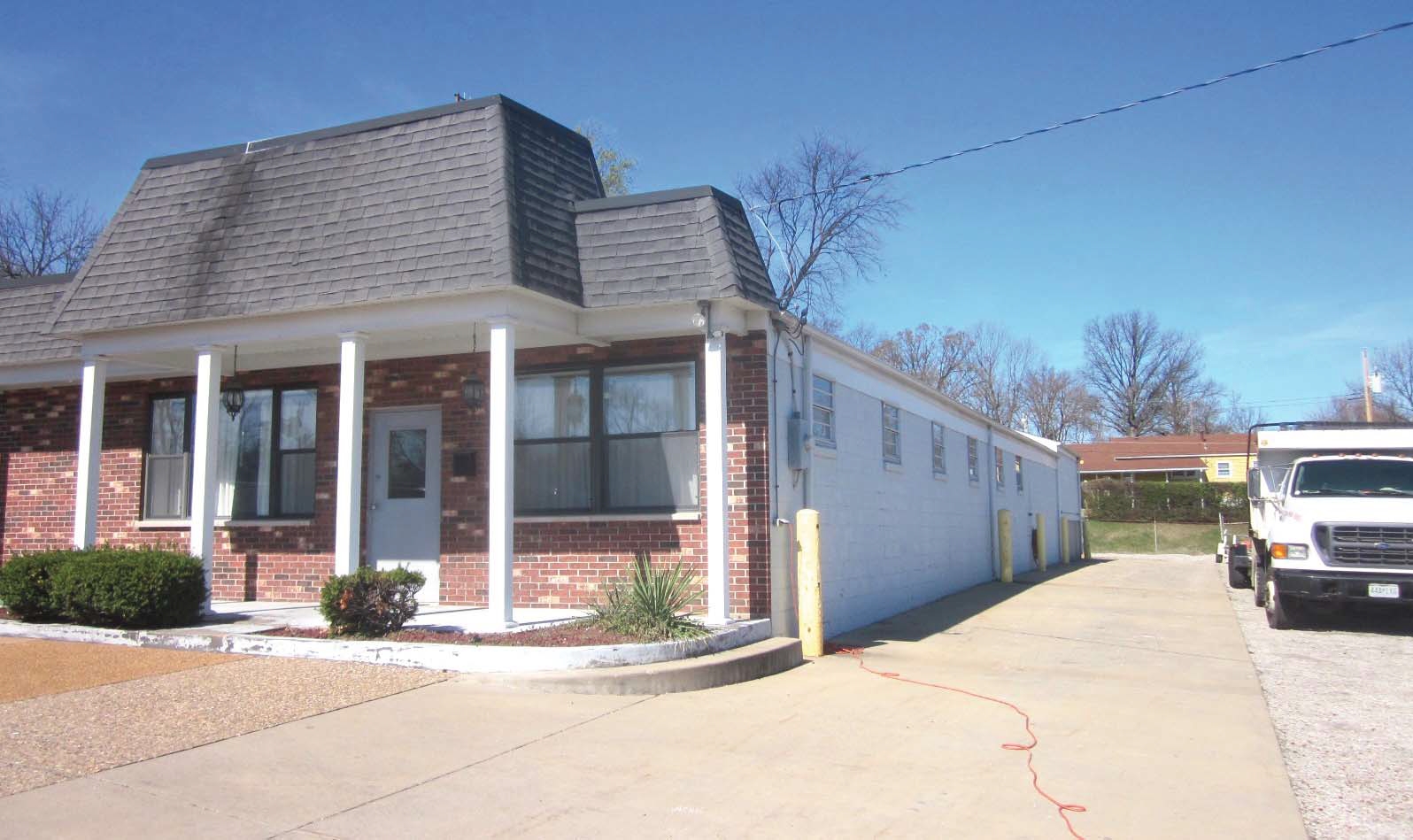 10703 Tesshire Dr, Saint Louis, MO for lease Primary Photo- Image 1 of 10