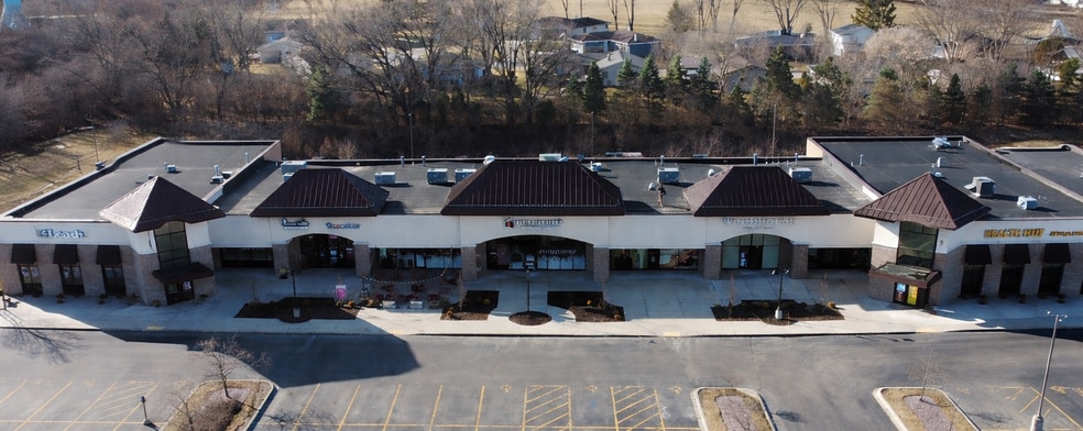 325 Bay View Rd, Mukwonago, WI for lease - Building Photo - Image 3 of 6