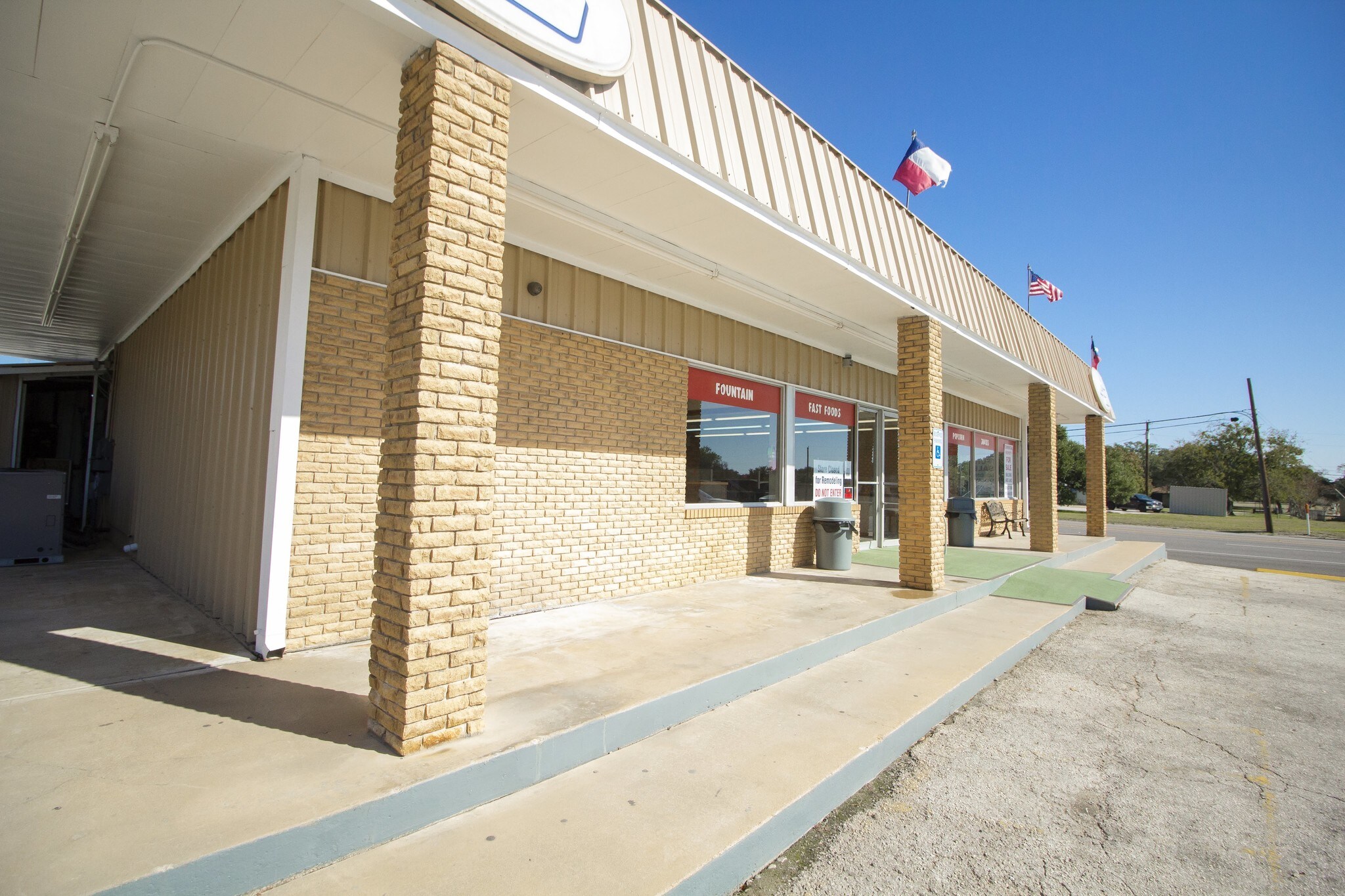 507 S Main St, Giddings, TX 78942 Retail for Sale