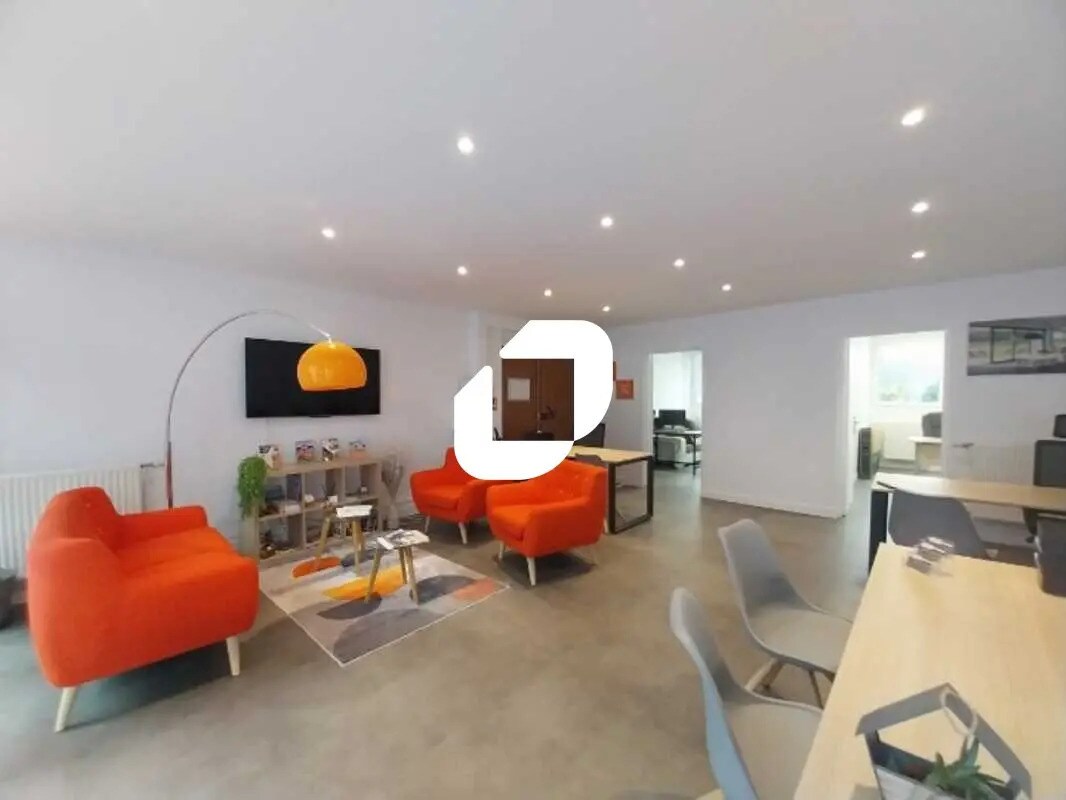 5-7 Allée Du Bourbonnais, Maurepas for lease Interior Photo- Image 1 of 10